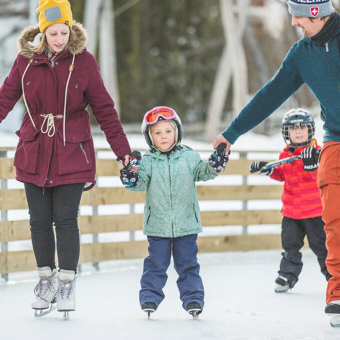 ice skating with children in Arosa