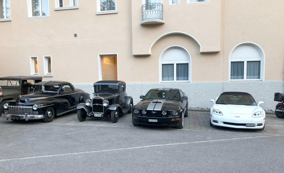 car meeting at the Waldhotel