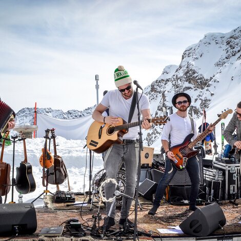 Liveband auf der Hütte | © Uwe Oster