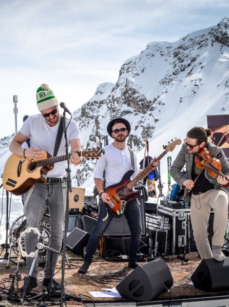 Liveband auf der Hütte | © Uwe Oster