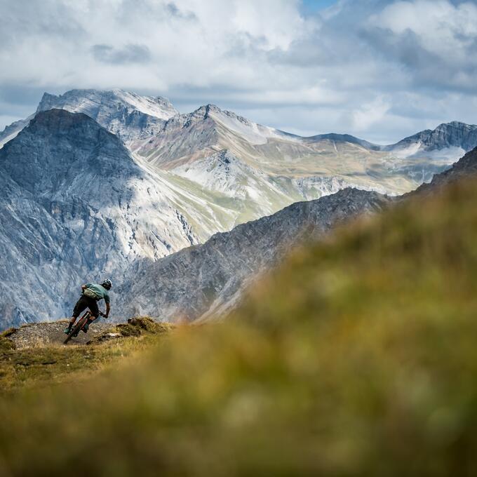 mountain bike tour Arosa | © Nathan Hughes