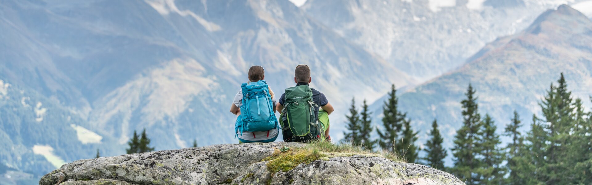 hiking trip with arosa card | © Mattias Nutt Photography