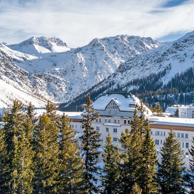 Waldhotel im Winter