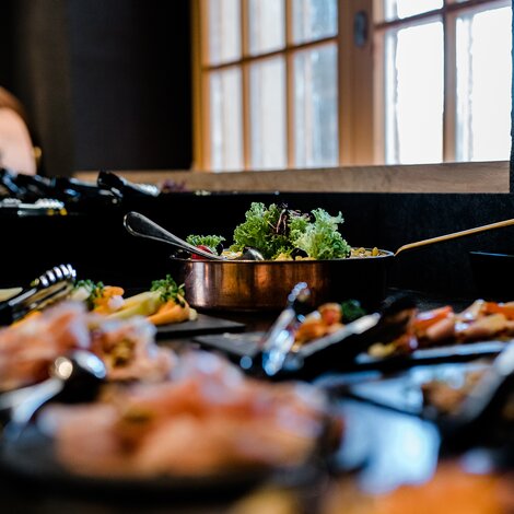 Waldhotel buffet in winter