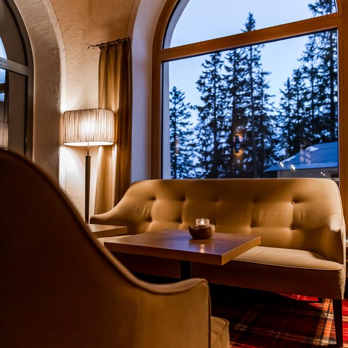 couch lounge Waldhotel Arosa