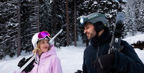 couple on skiing holiday in Arosa