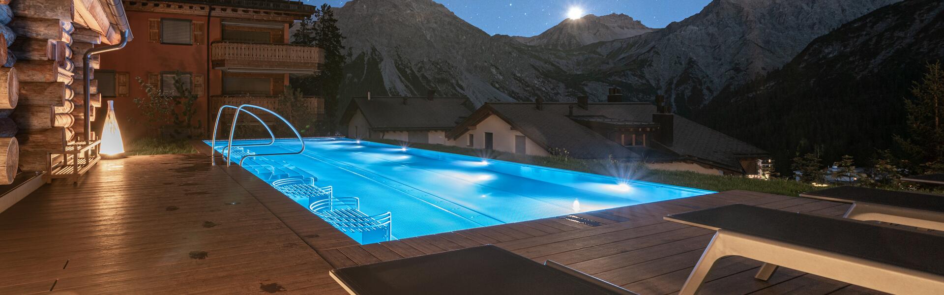 Outdoor Pool Hotel Graubünden