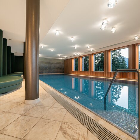 Indoor Pool im Waldhotel Arosa