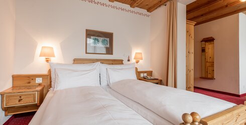 Doppelbett Junior Suite Hotel Arosa