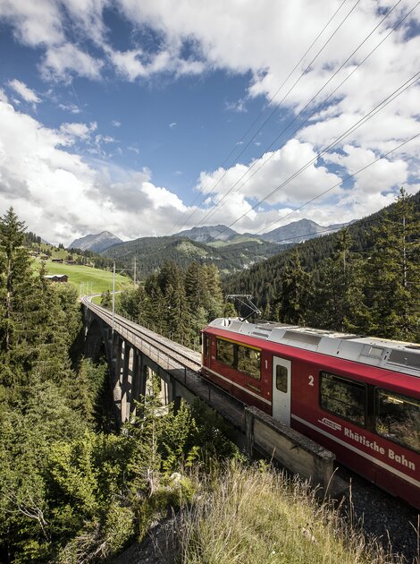 arrival train seminarhotel graubünden | © Copyright by Rhaetische Bahn By-line: swiss-image.ch/Andrea Badrutt